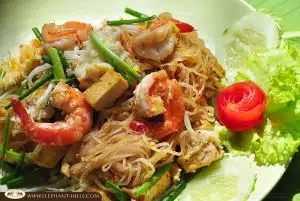 Stir-fried Rice Noodles (Pad Thai or Phad Thai) 4