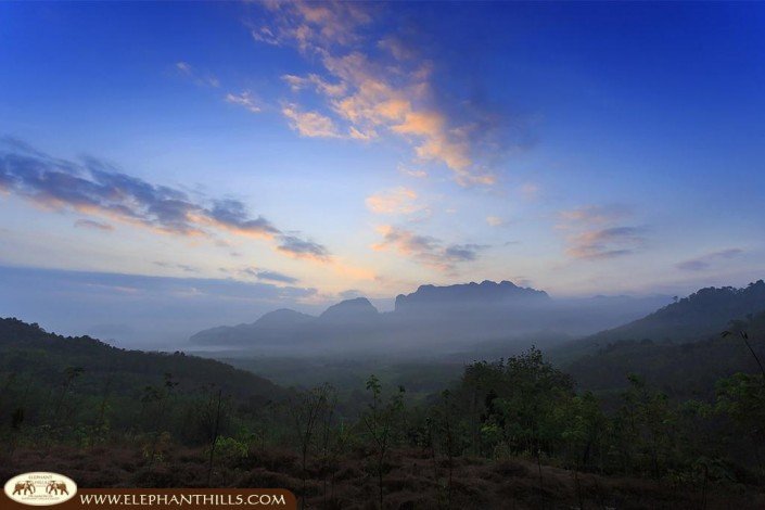 Breathtaking scenery when the sun is setting down over the unspoiled nature of Khao Sok National Park
