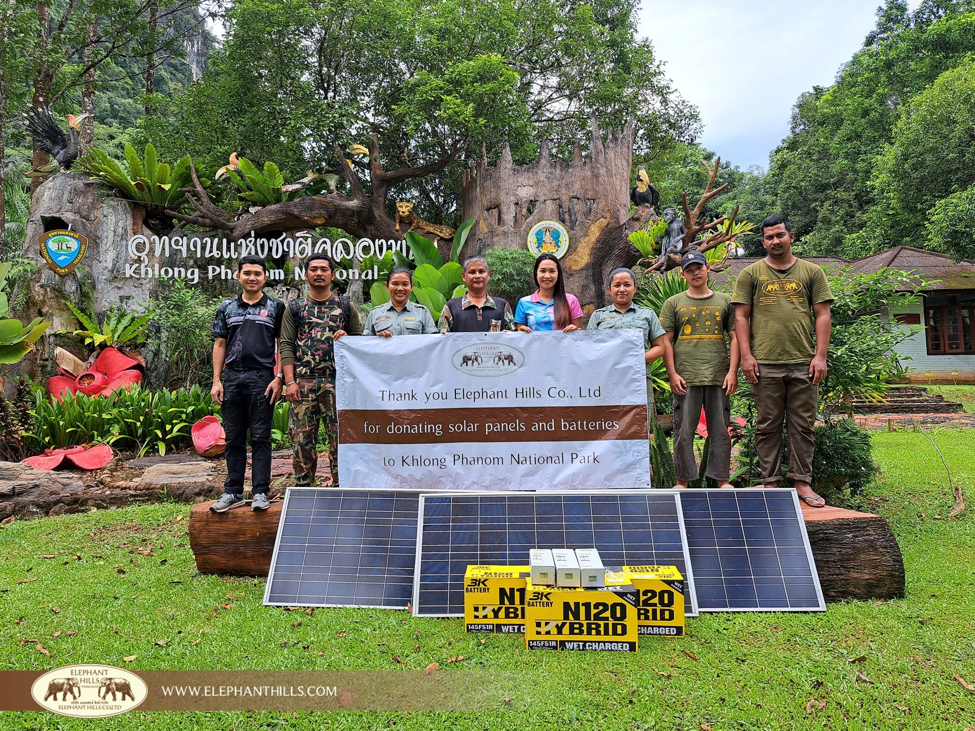 Khlong Phanom National Park management receives donated solar panels